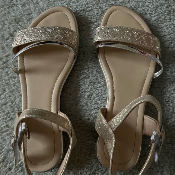 Sandals - Picture 2 of 4